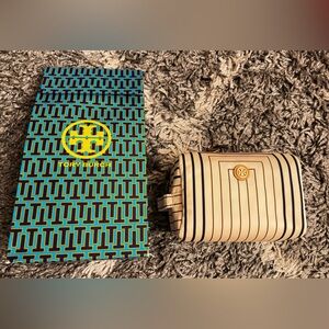 VIRGINIA PRINTED LARGE COSMETIC CASE